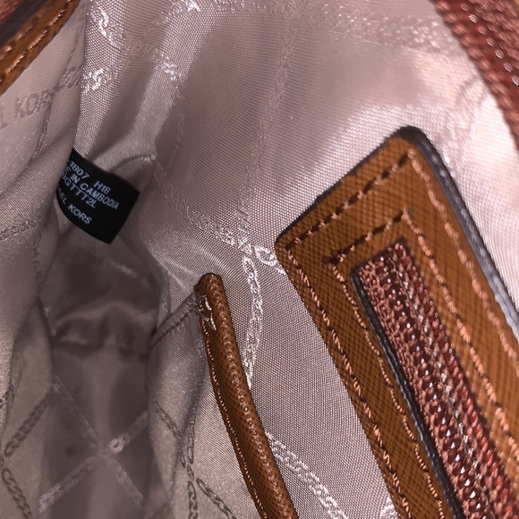 Michael Kors Mini Tote π - Picture 8 of 8